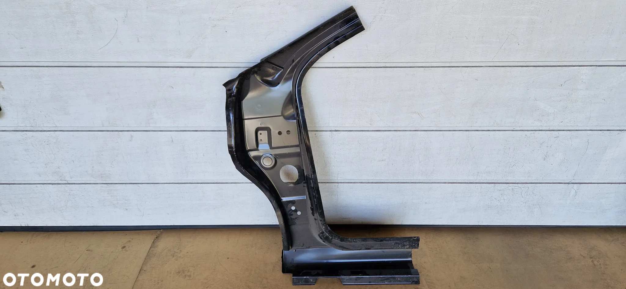 Próg prawy poszycie słupek Peugeot 207 - 3