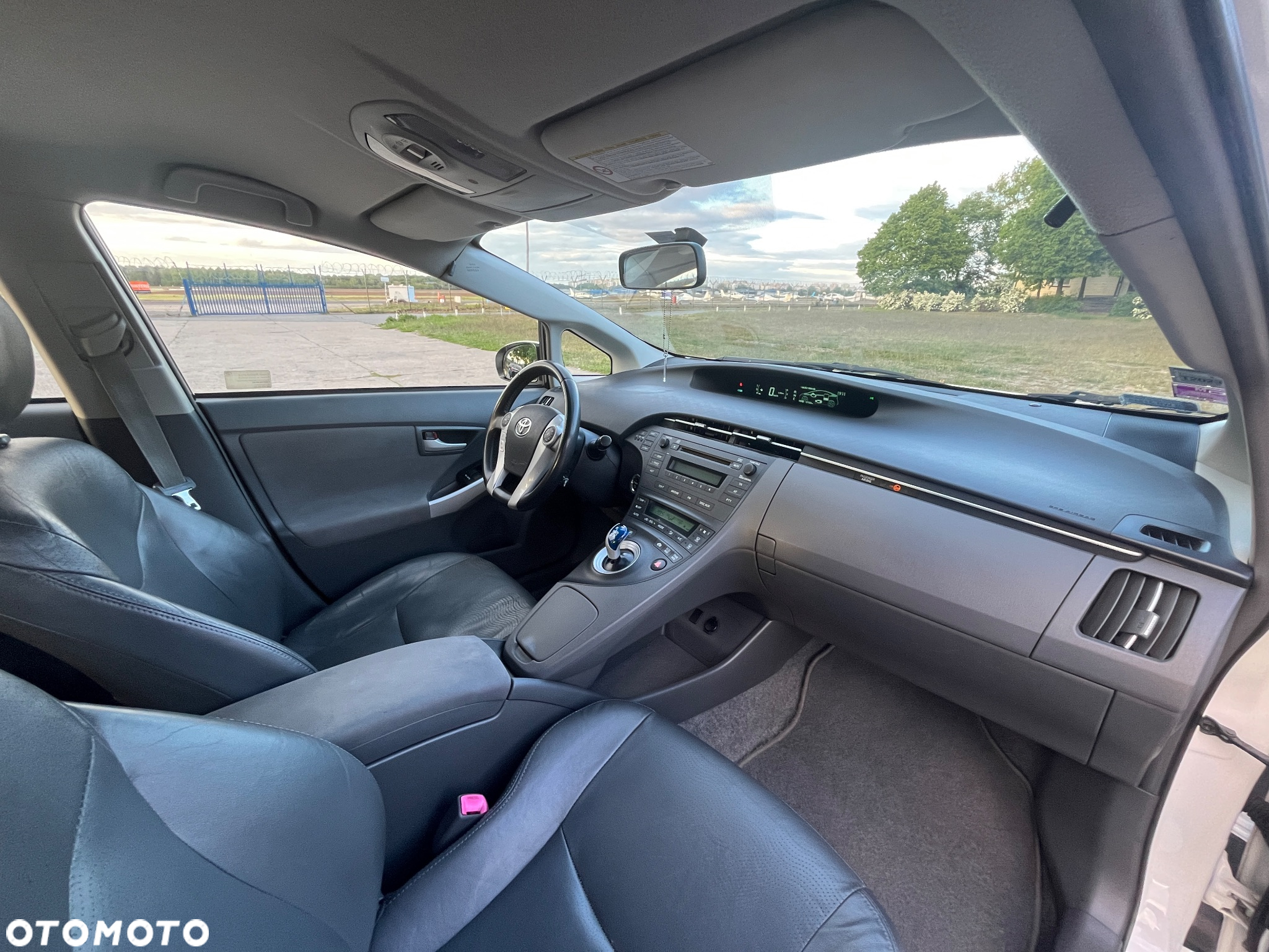 Toyota Prius 1.8 HSD Premium - 9