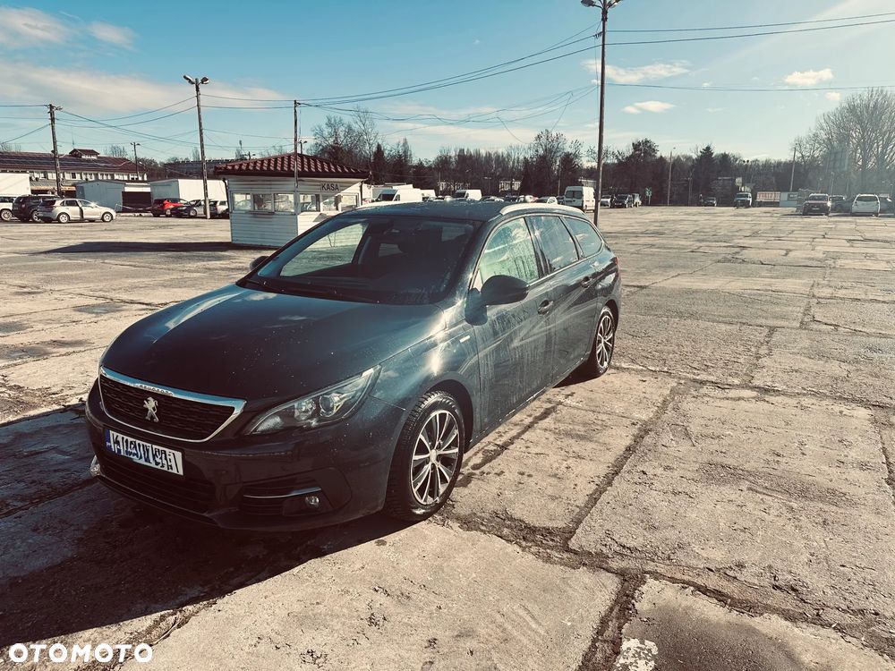 Peugeot 308 2018 photo 2