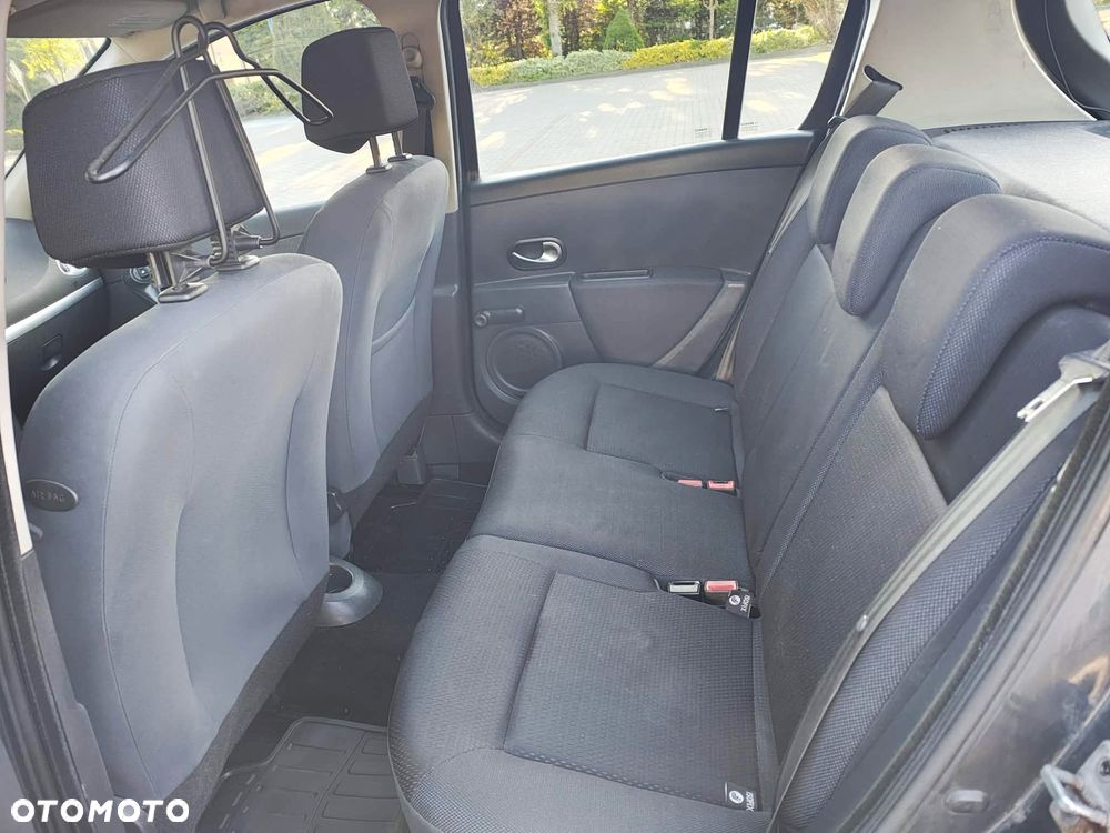 Renault Clio 1.2 16V Confort Authentique - 35