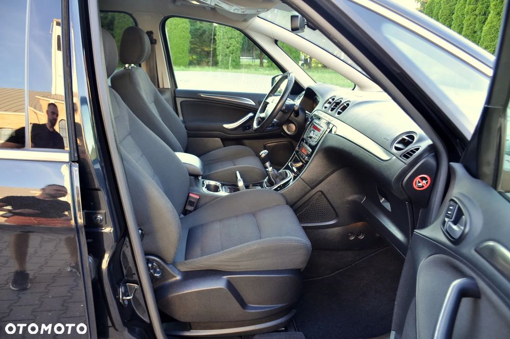 Ford S-Max - 17