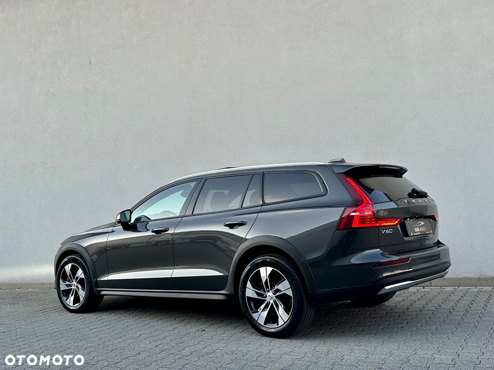 Volvo V60 Cross Country B4 D AWD Ultimate - 9