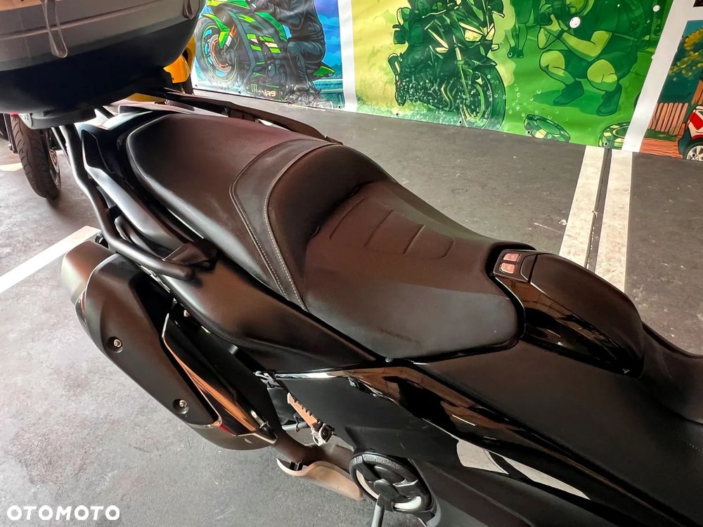 Yamaha Tmax - 9