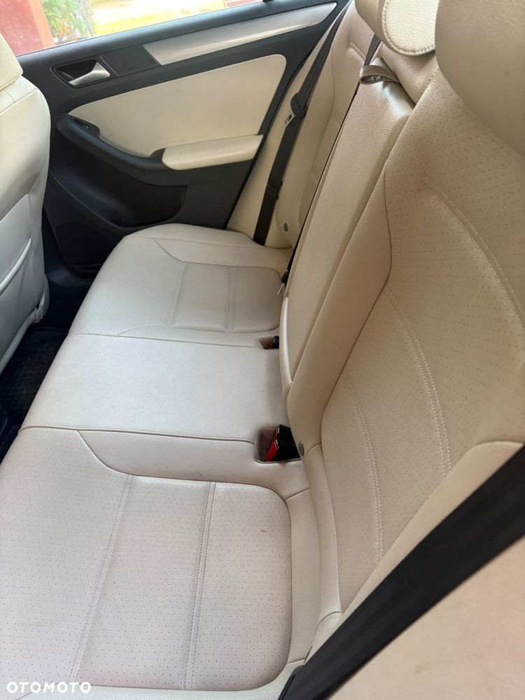 Volkswagen Jetta 1.4 TSI BMT Highline DSG - 9