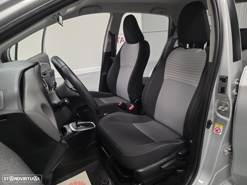 Toyota Yaris 1.5 HSD Comfort +P.Style+P.Techno - 49