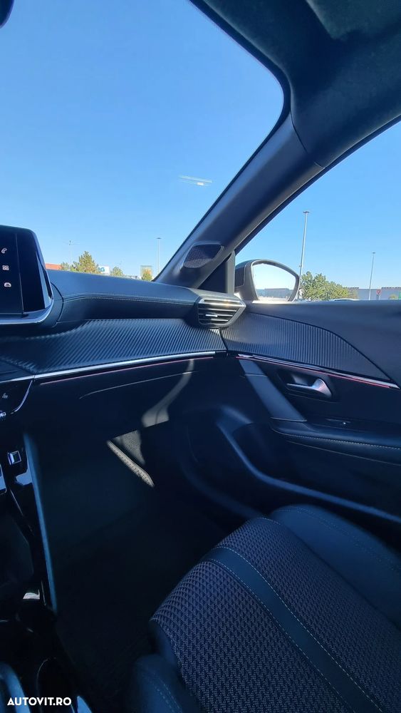 Peugeot 208 1.2 L PureTech STT EAT8 GT Line - 27