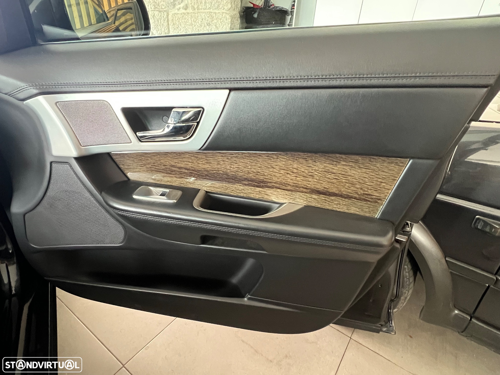 Jaguar XF 2.2 D Premium Luxury - 15