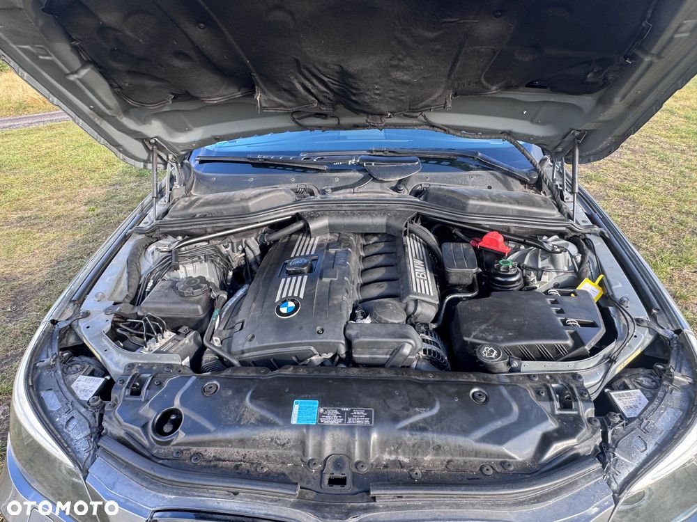 BMW Seria 5 523i - 15