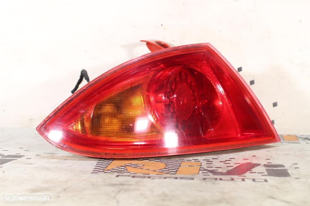 Farolim Esquerdo Seat Leon (1P1)  1P0945095f / Chassi Condutor - 2