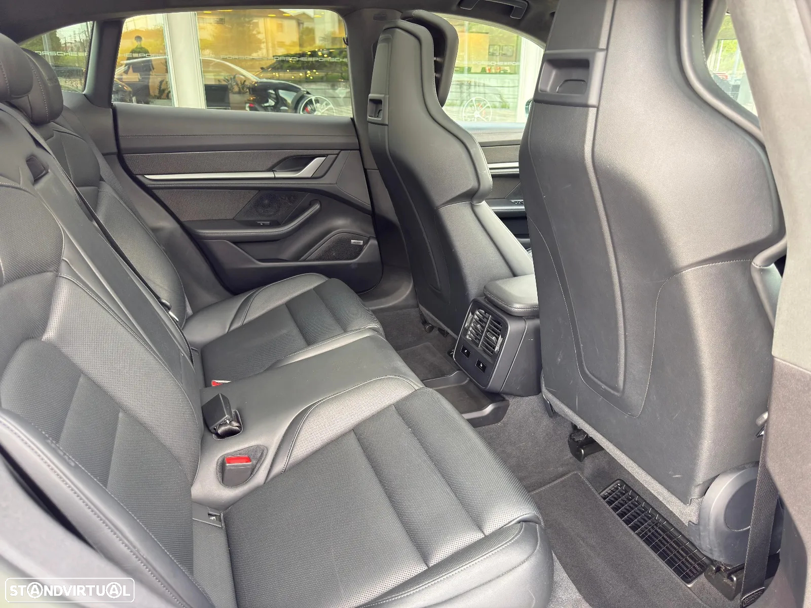 Porsche Taycan Sport Turismo Turbo S - 30