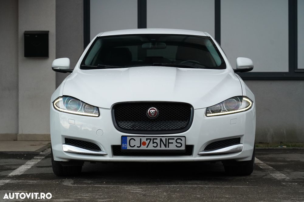 Jaguar XF 2.2D Luxury - 27