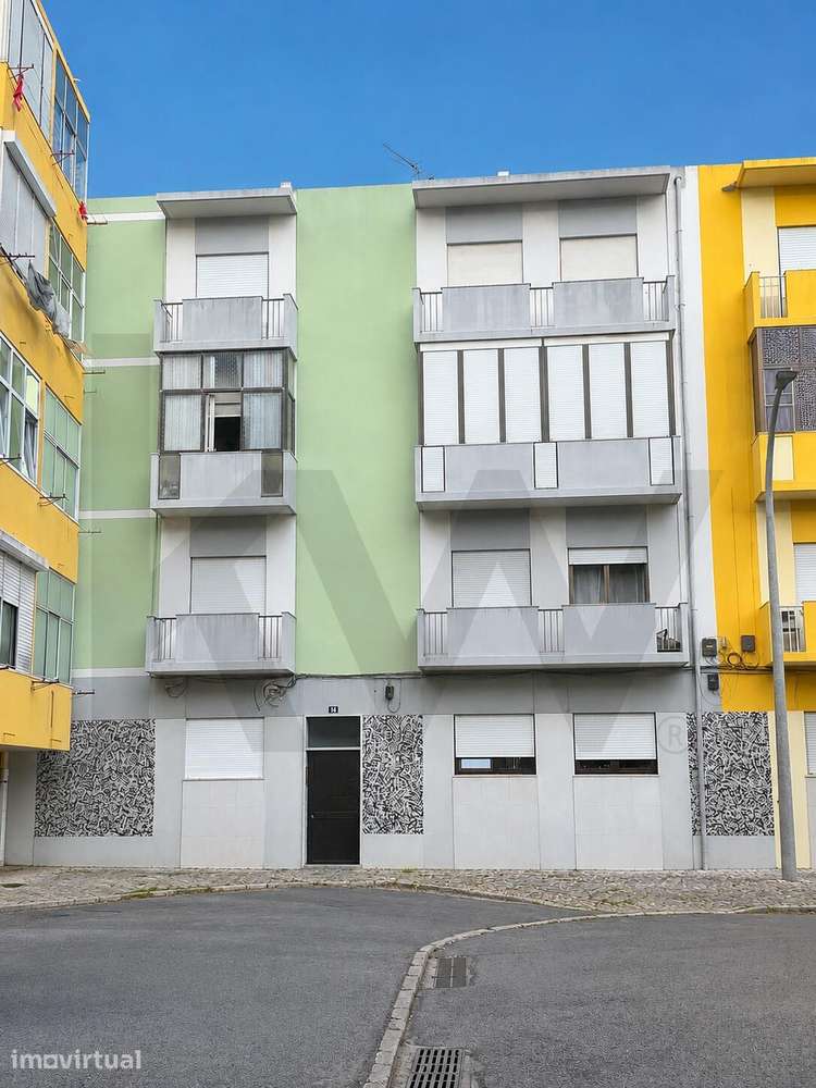 Luminoso T2 junto à frente ribeirinha do Barreiro - Grande imagem: 2/12