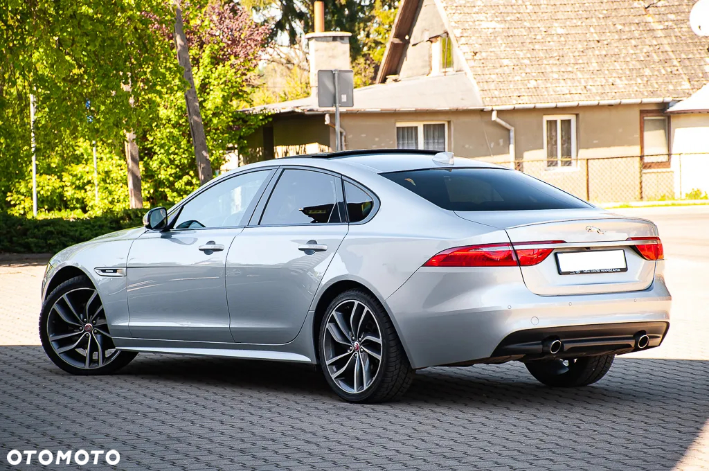 Jaguar XF 2.0 T R-Sport - 14