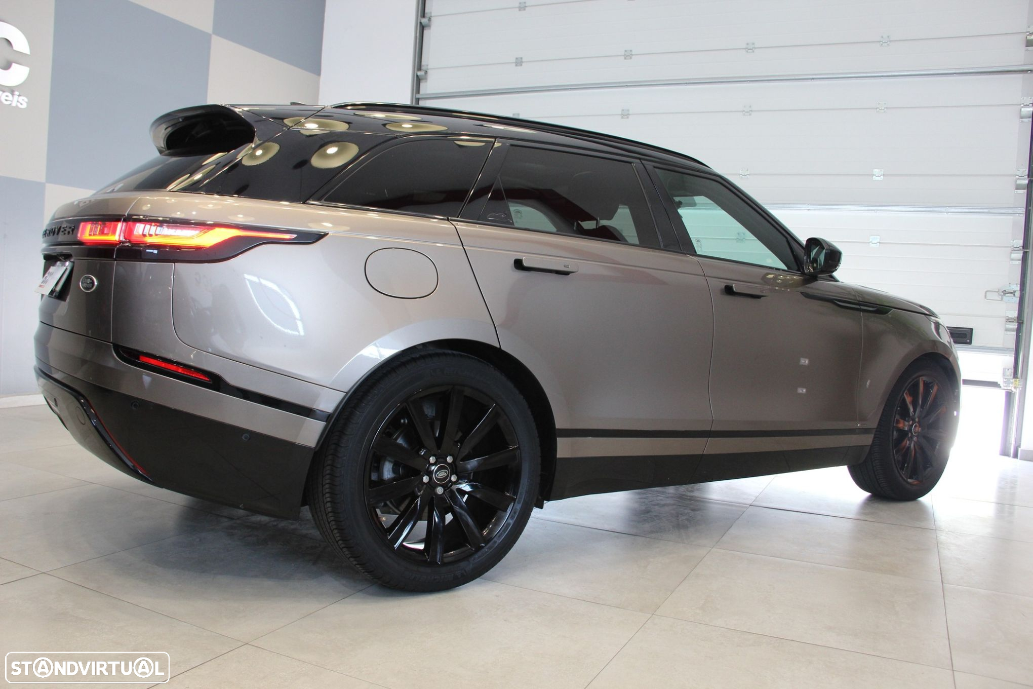 Land Rover Range Rover Velar 2.0 D R-Dynamic - 3