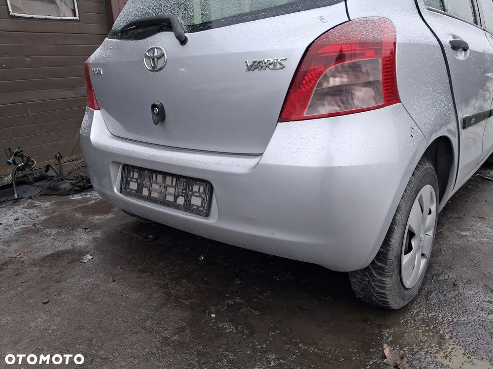 TOYOTA YARIS II 1E7 ZDRRZAK TYLNY - 2