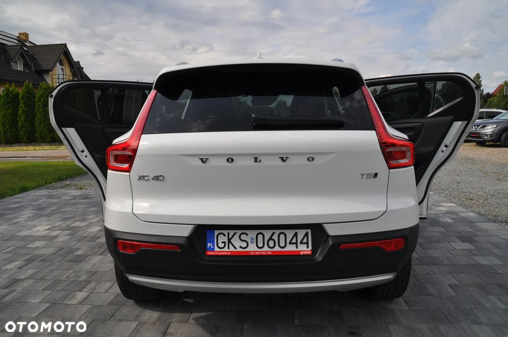Volvo XC 40 B5 B AWD Geartronic Inscription - 31