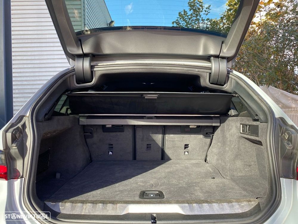 BMW 330 e Pack Desportivo M Auto - 19