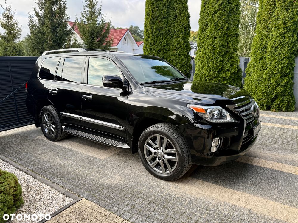 Lexus LX - 1