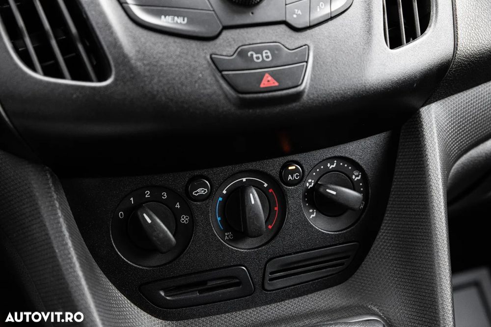 Ford Transit Connect - 17