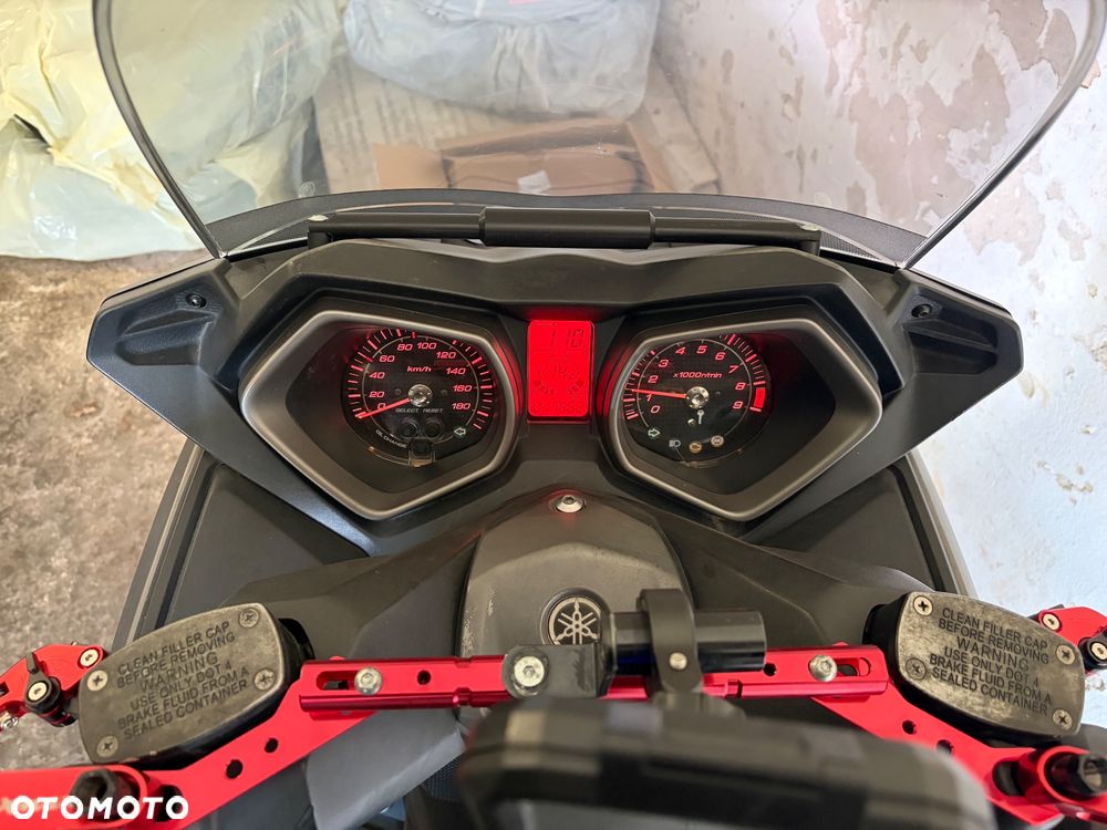 Yamaha X-max - 11