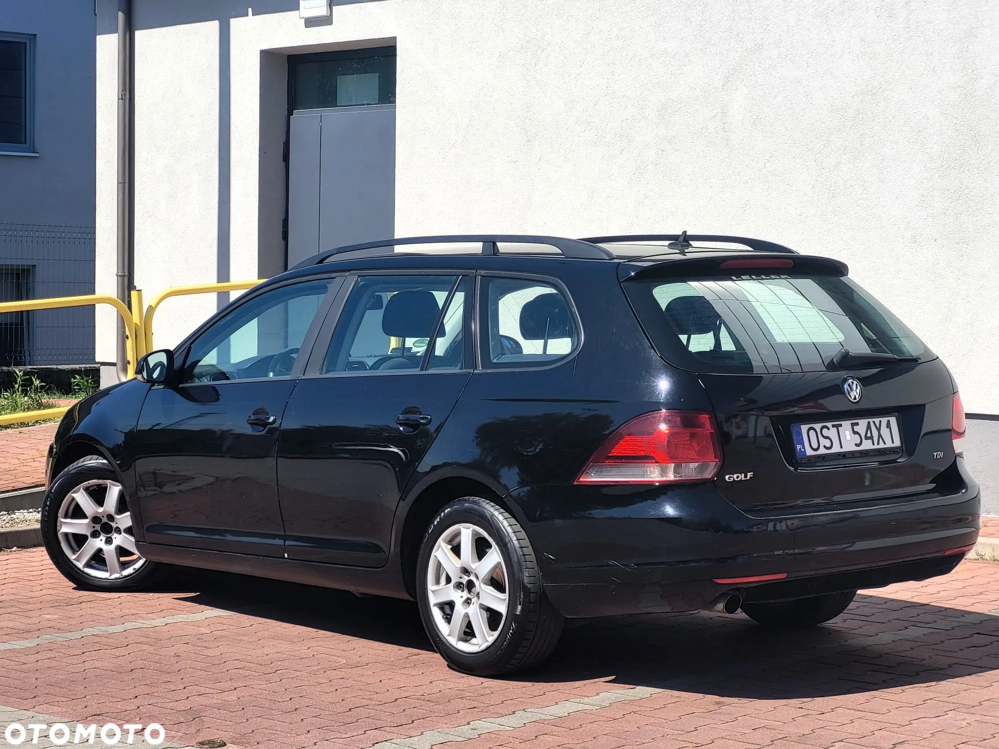 Volkswagen Golf VI 1.6 TDI Comfortline - 8