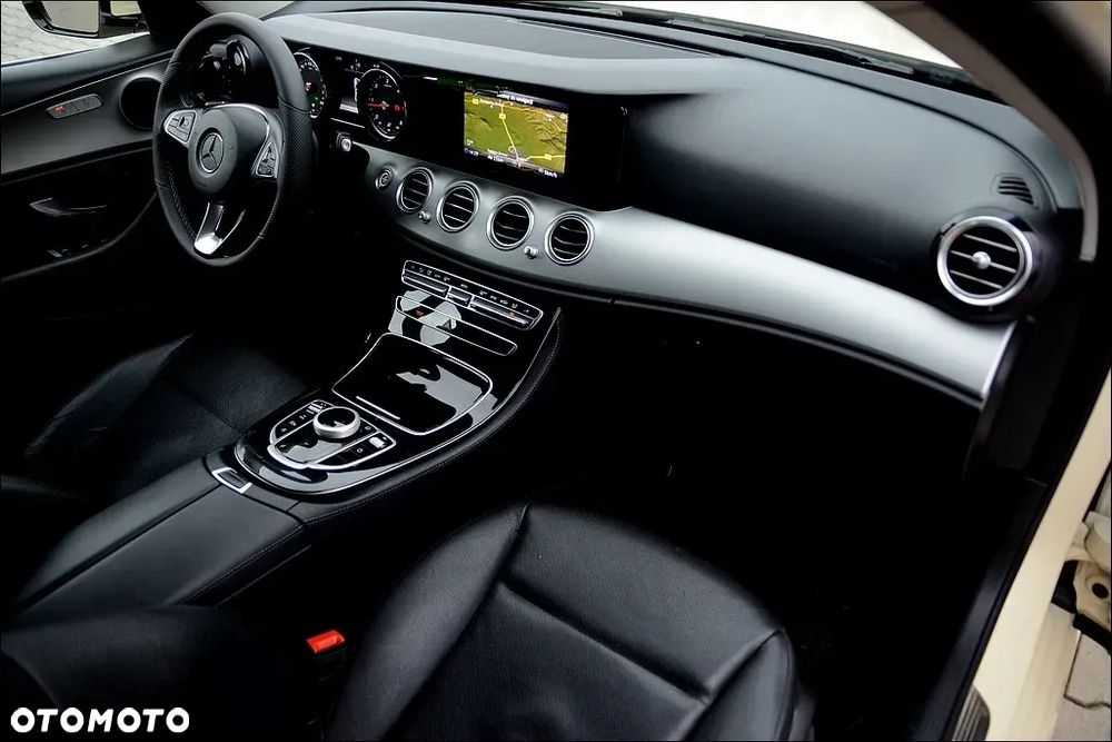 Mercedes-Benz Klasa E 200 d 9G-TRONIC - 26