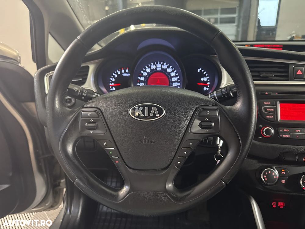 Kia Ceed - 16