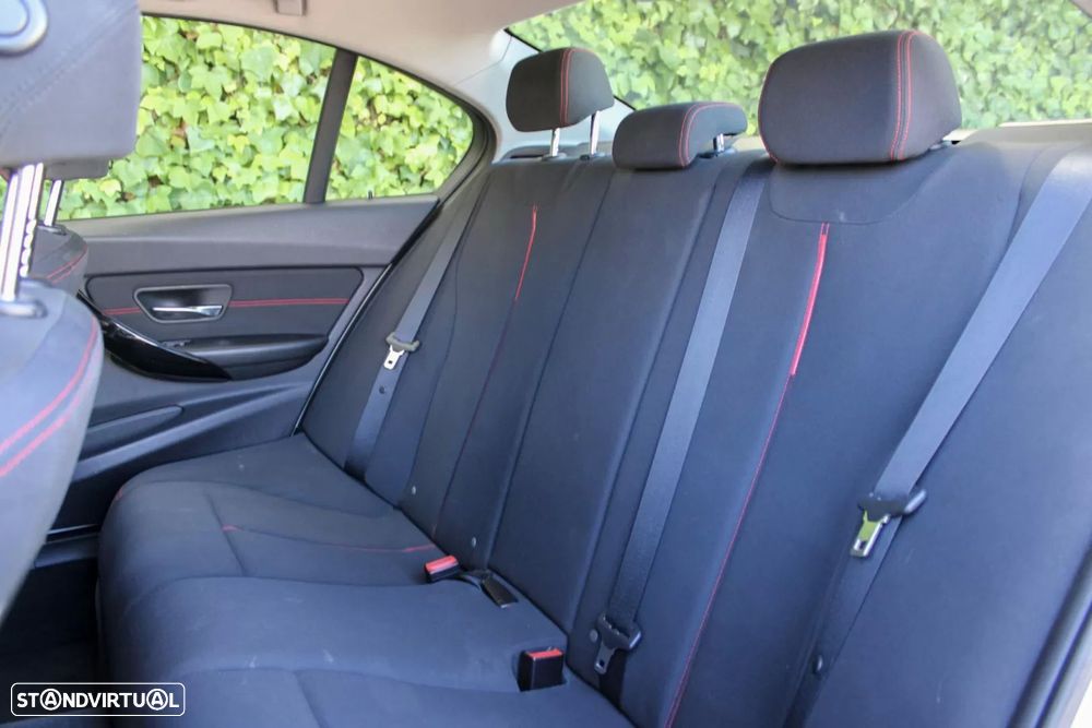 BMW 318 d Auto Line Sport - 15