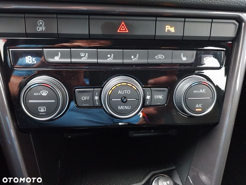 Volkswagen T-Roc - 28