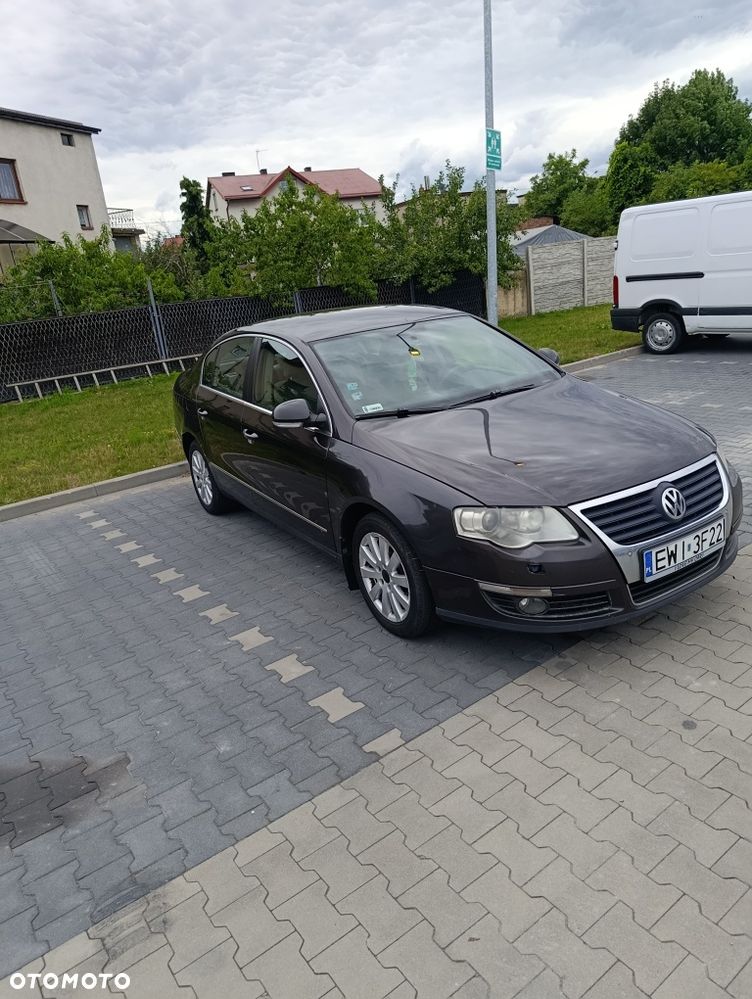 Volkswagen Passat - 2