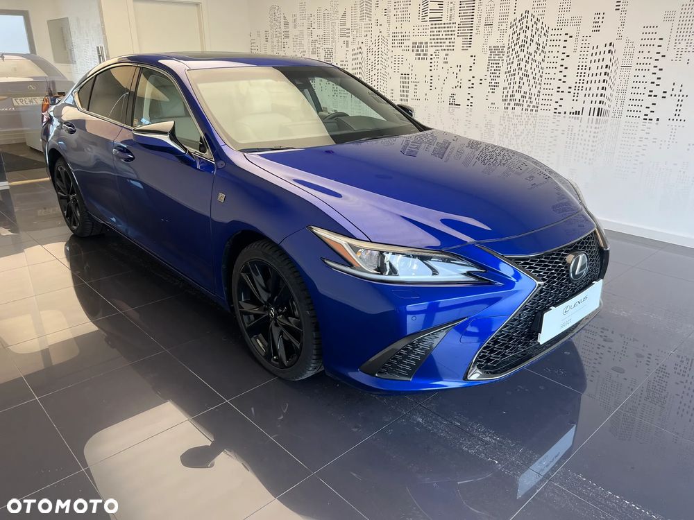 Lexus ES 300h F Sport Design - 6