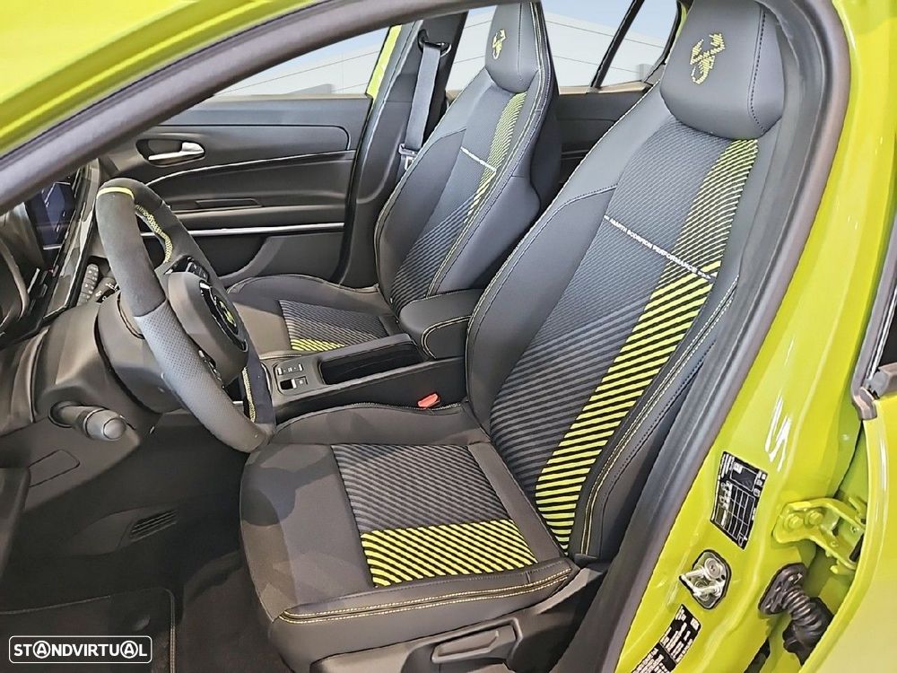 Abarth 600e 54 kWh Turismo - 9