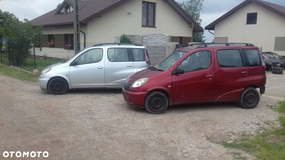 Toyota Yaris VERSO listwa drzwi lewa - 3