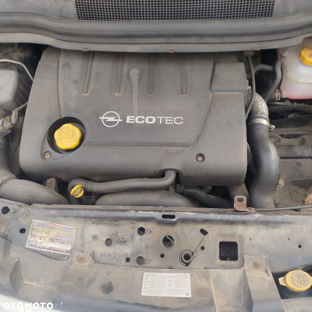 Opel Zafira B  na części . - 7