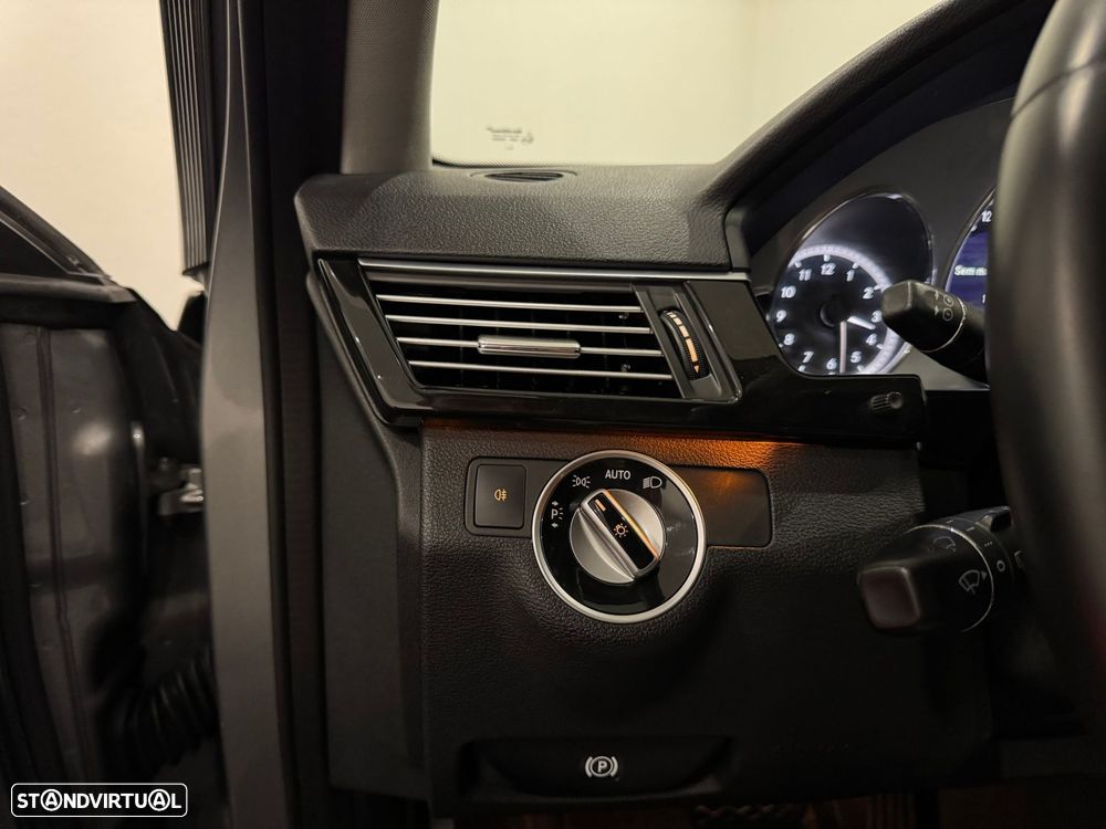 Mercedes-Benz E 250 CDi Avantgarde BlueEfficiency Auto. - 48