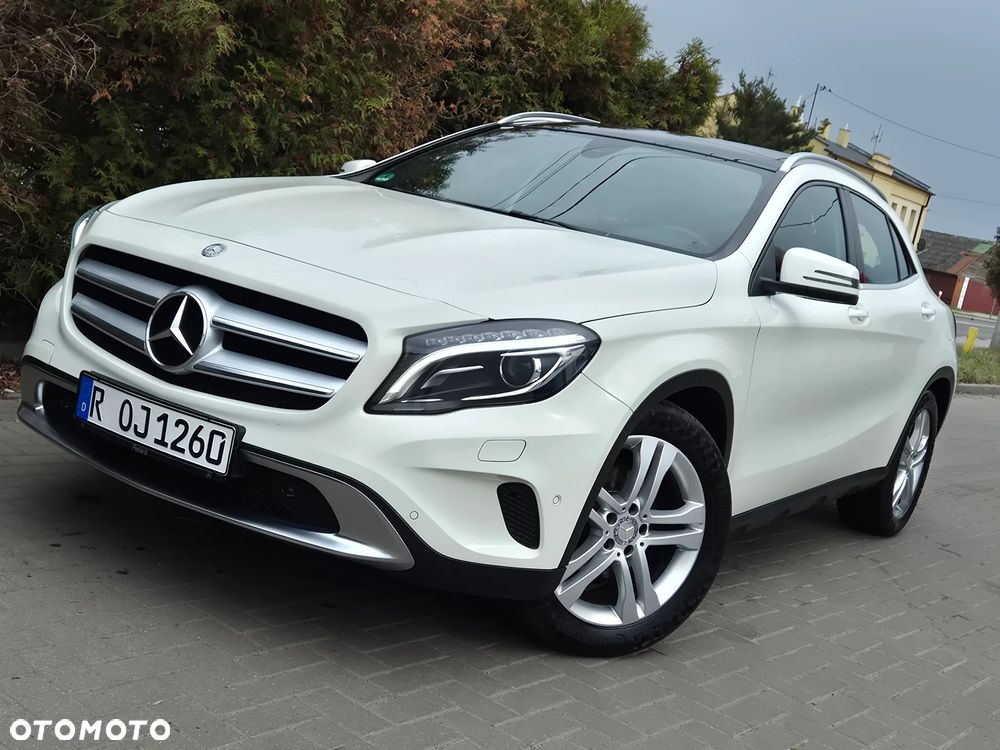 Mercedes-Benz GLA 200 Urban - 2