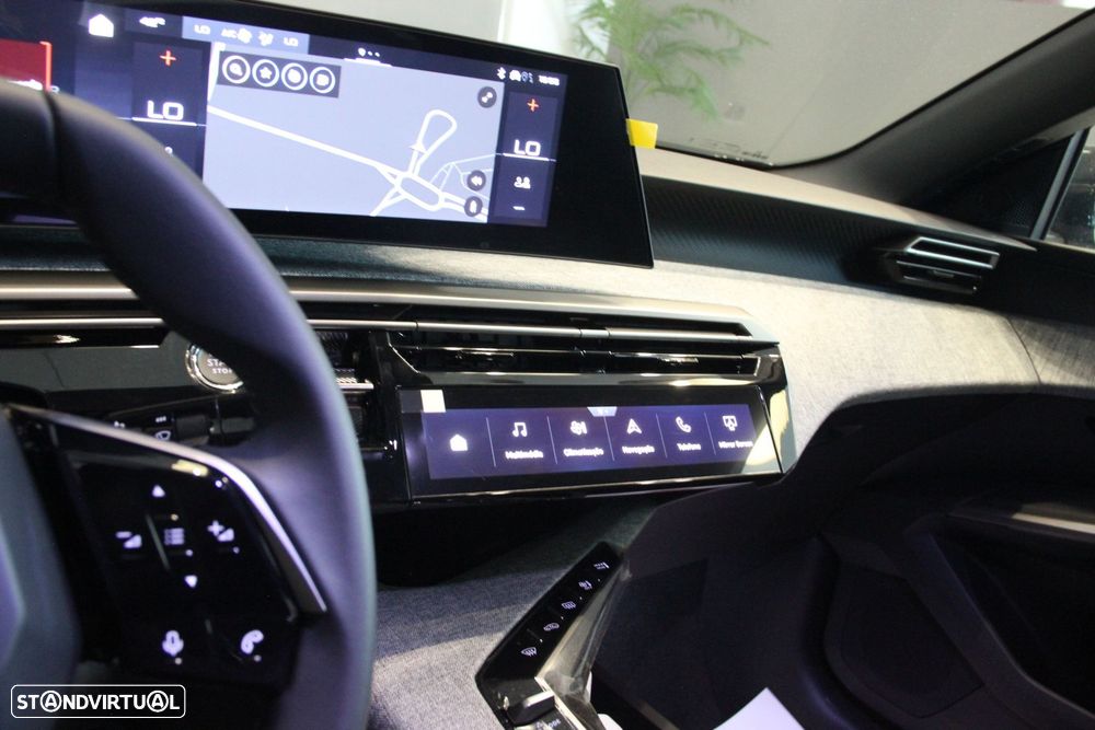 Peugeot 3008 1.2 Hybrid Allure e-DCS6 - 12