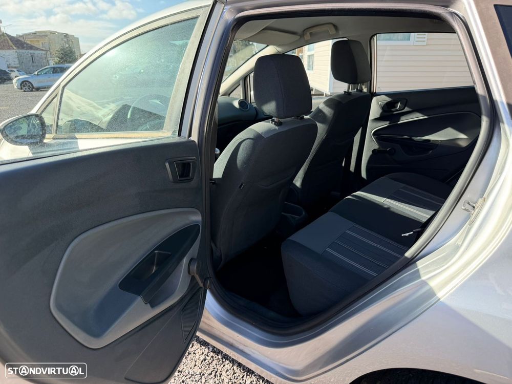 Ford Fiesta 1.4 TDCI Techno - 21
