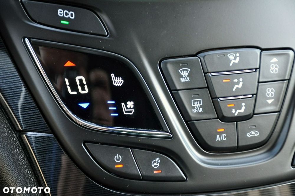 Opel Insignia - 35