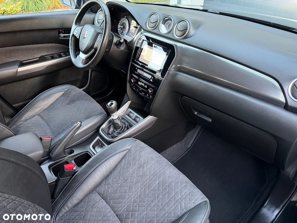 Suzuki Vitara 1.4 Boosterjet Premium 2WD - 29