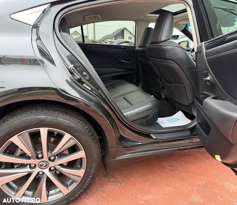 Lexus Seria ES 300h Executive Line - 17