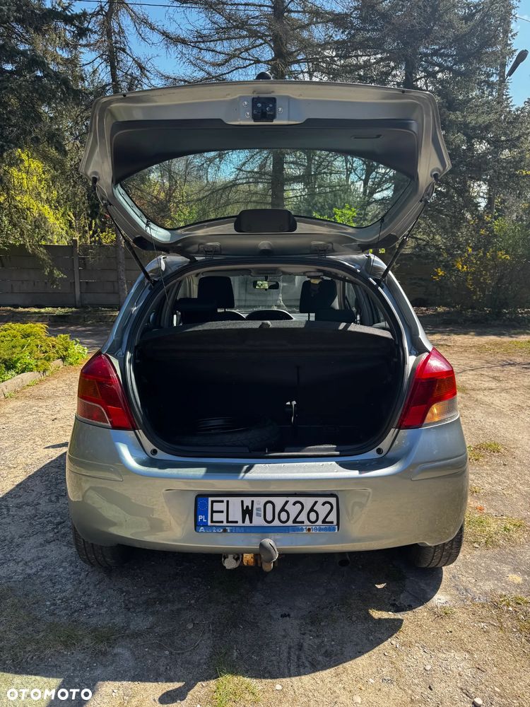 Toyota Yaris - 4