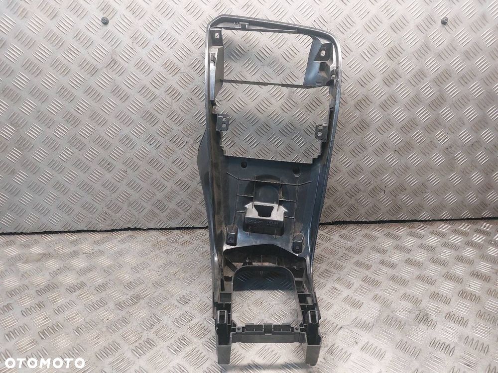 RAMKA KONSOLI ŚRODKOWA WODOSPAD VOLVO XC60 I 1302389 1877389 - 1