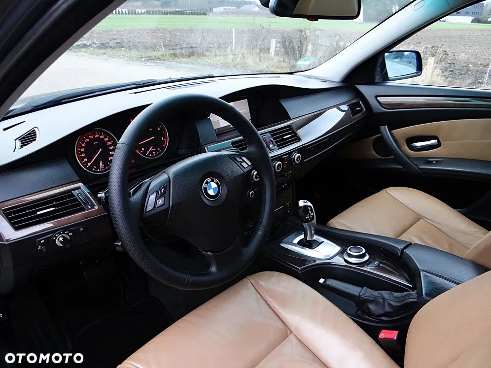 BMW Seria 5 525d Edition Lifestyle - 24