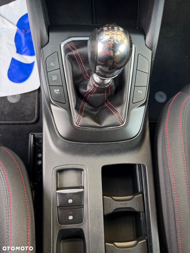 Ford Focus 1.5 EcoBoost STart-Stopp-System ST-LINE - 19