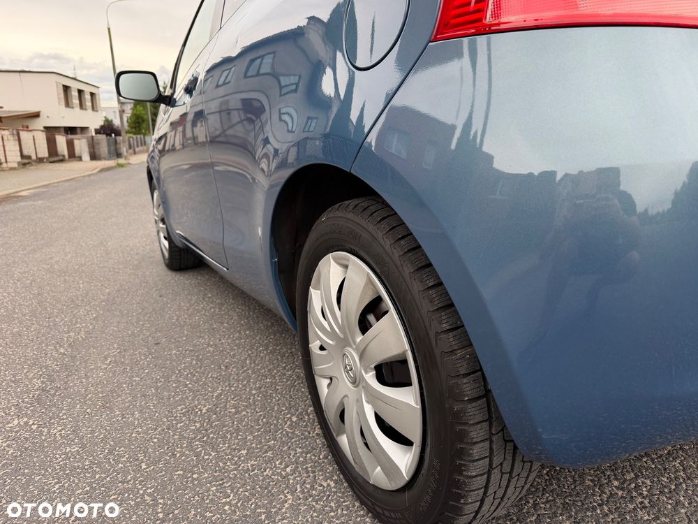 Toyota Yaris 1.3 Blue - 9