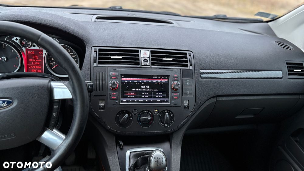 Ford Kuga 2.0 TDCi 2x4 Trend - 8