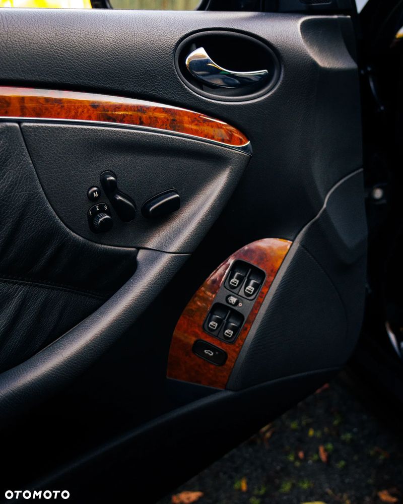 Mercedes-Benz CLK - 28