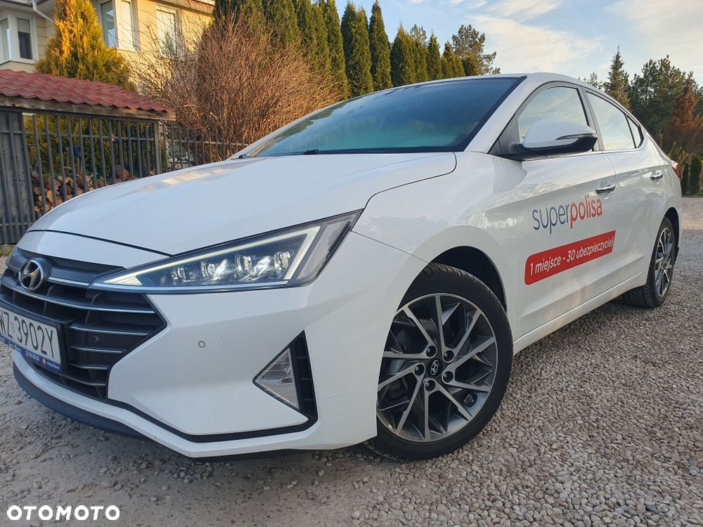 Hyundai Elantra 1.6 Comfort Premiere - 1