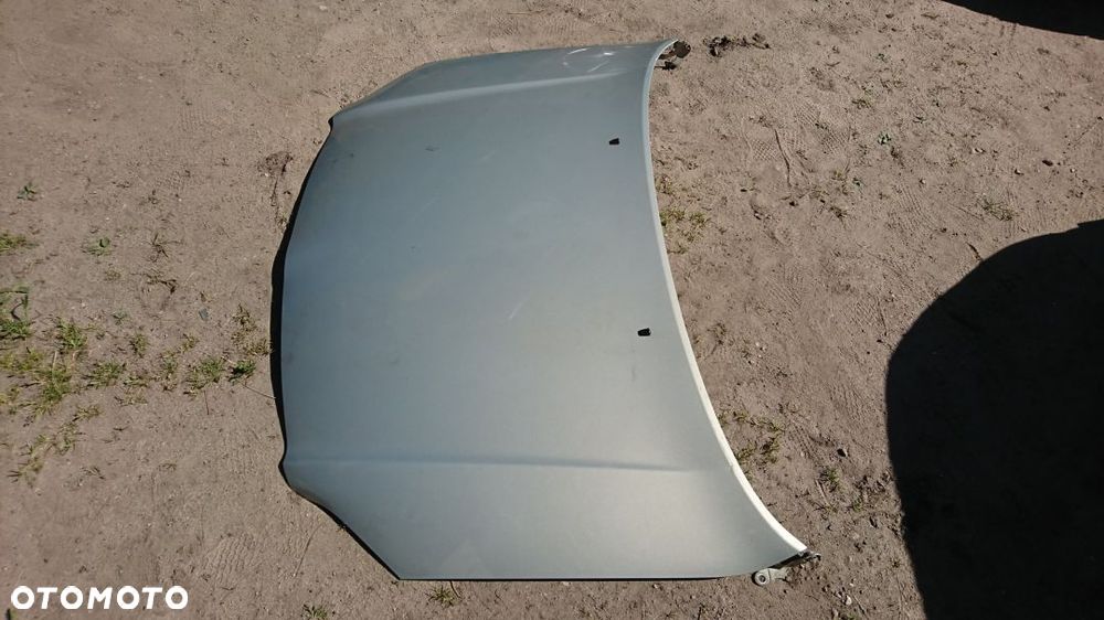 Toyota Avensis T25 maska - 1